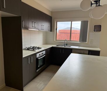 THREE BEDRROM HOUSE in Prime Location Close T0 Good News Lutheran &... - Photo 6