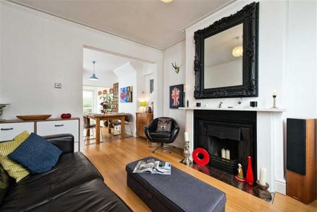 3 bedroom end of terrace house to rent - Photo 4