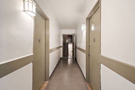 9265 Rue Airlie apartment — Montréal, QC (1-Bedroom) - 1 Bedroom - Photo 3