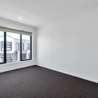 BRAND NEW TARNEIT TOWNHOUSE - Photo 1