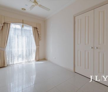 Family Home In Berwick - Photo 5