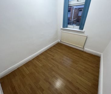 3 Bedroom Terraced - Photo 1