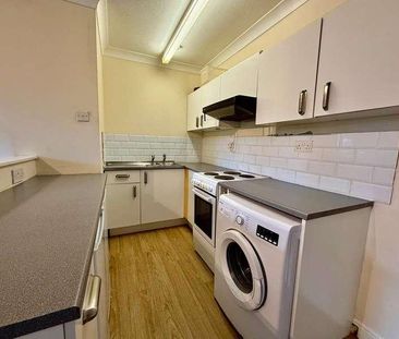 Upshire Gardens, Bracknell, Berkshire, RG12 - Photo 3