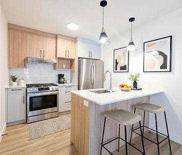 Immeuble - 16 Rue Allen Est, Waterloo 5 Et Demi Neuf - Waterloo - Photo 3