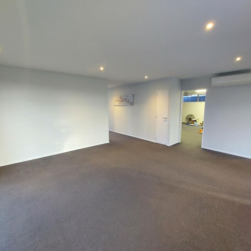 Spacious family Home in Millwater - Photo 1