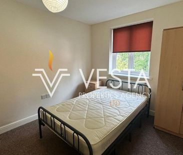 4 bedroom semi-detached house to rent - Photo 5