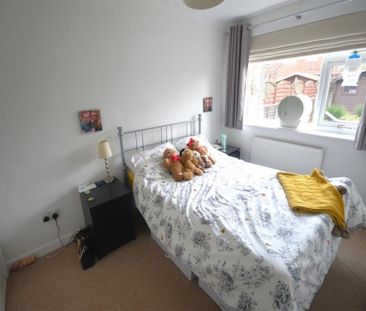 3 Bedroom Semi Detached To Let - Photo 2
