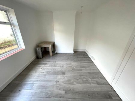 3 bedroom detached bungalow to rent - Photo 2