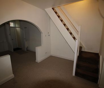 2 Bedroom Terraced House for Rent - Photo 4