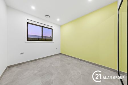 Brand New 4 Bedroom Home in Wilton !!! - Photo 3