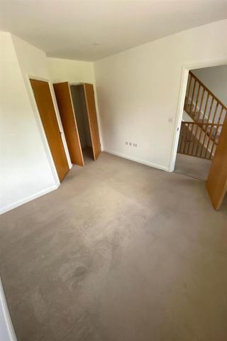 3 bedroom end of terrace house to rent - Photo 2