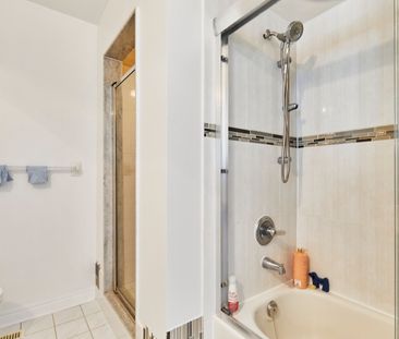 For Lease - 158 Galleria Parkway, Markham, Ontario - Photo 3