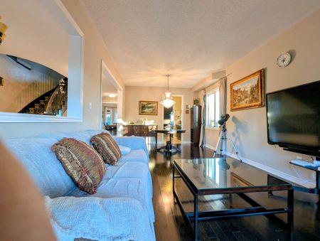 For Lease - 75 Pointon Street, Aurora, Ontario - Photo 4