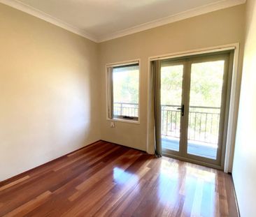 Prime Location Studio! - Photo 1