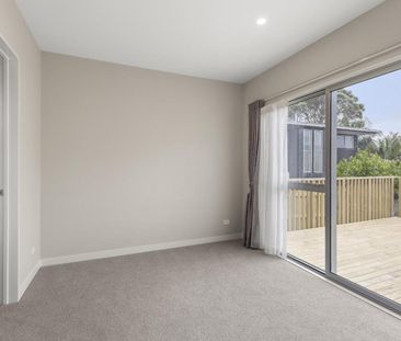 Modern family home in Greenlane - Photo 4