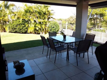 Charming Home with amazing Views - Photo 5