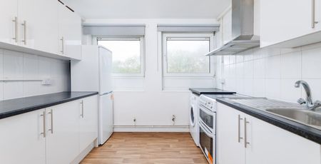 Spacious and bright second floor apartment within a well kept purpose built development with lift access close to Waterloo. - Photo 4