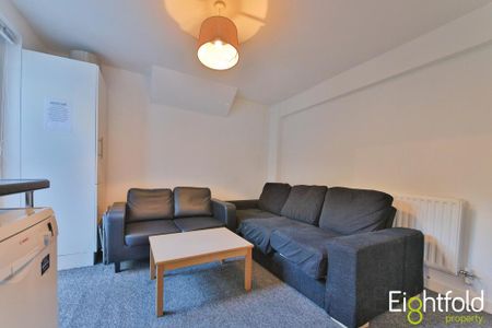 6 bedroom terraced house to rent - Photo 2