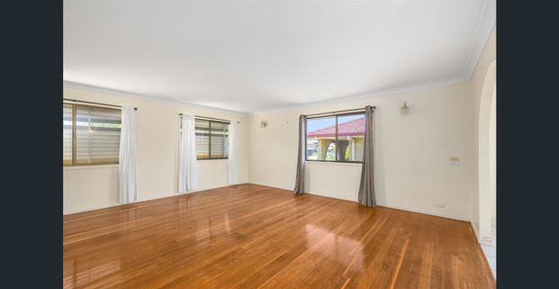 Spacious Family Living in the Heart of Carindale - Photo 1