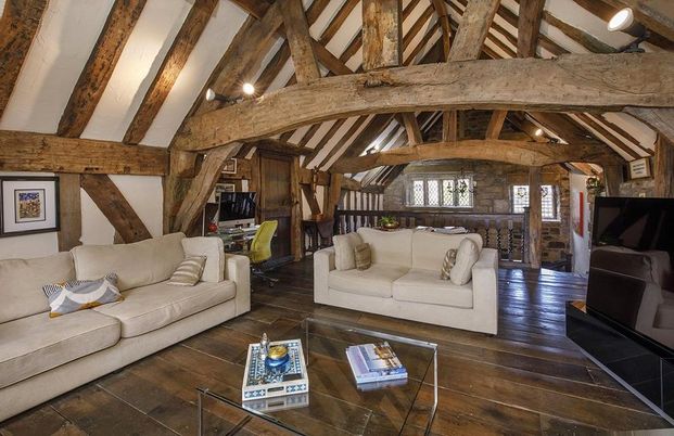 6 bedroom detached house to rent - Photo 1