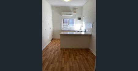 Wonderful location, so convenient! - Photo 5