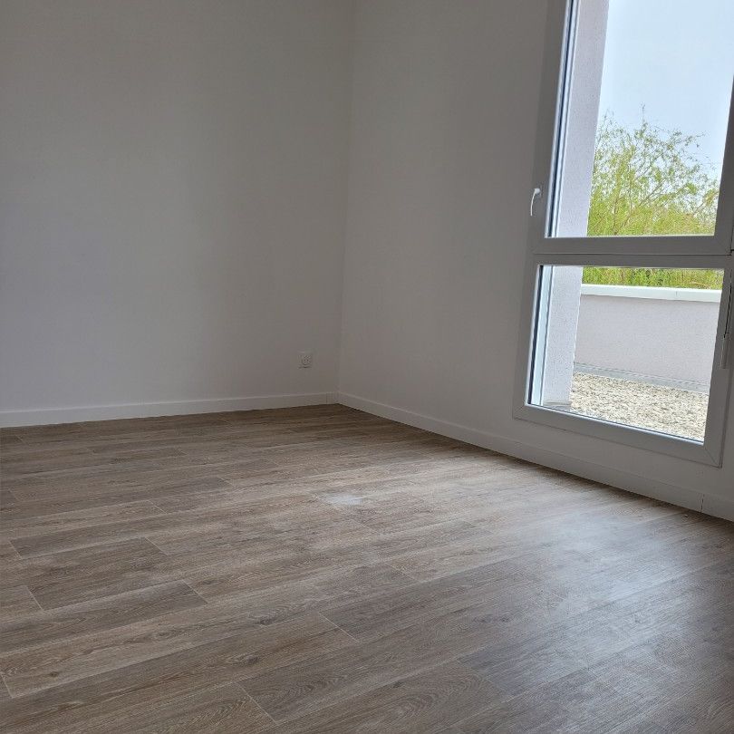 Location Appartement 4 pièces 83m² SECLIN 59113 - Photo 1
