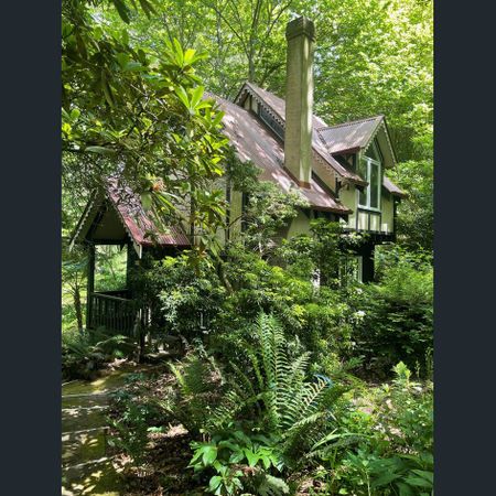 Sweet Little Fairytale Cottage - Photo 4