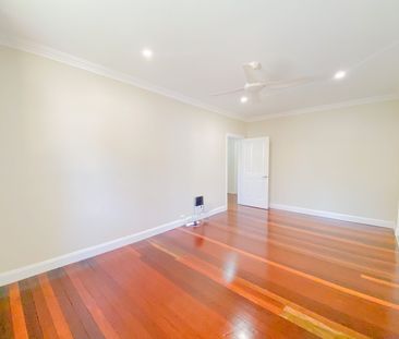 Beautiful 3-Bedroom Bungalow in the Heart of Central Maitland - Photo 5