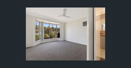 Spacious Family Home- 4 Bedrooms - Photo 4