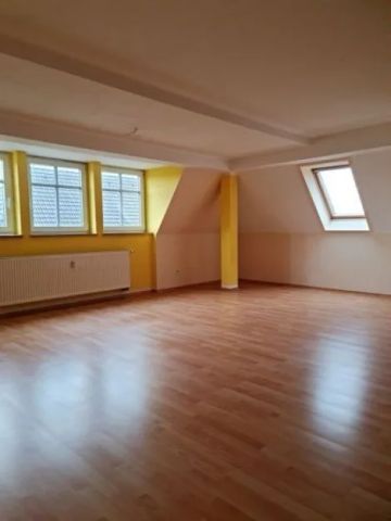 +++ Exklusive renovierte DG-Wohnung mit großer Küche in ruhiger Lage von Pölblitz +++ - Photo 3