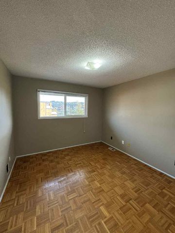 McDermid Drive - 105/107 - 105 - Photo 4