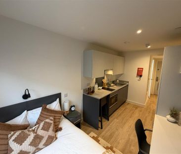 Studio to rent - Photo 6