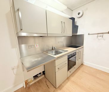 2 Bed Flat, Richmond Road, IG1 - Photo 5