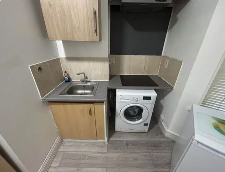 Studio Flat, Eynham Road, W12 - Photo 3