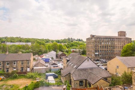 4 bedroom semi-detached house to rent - Photo 5