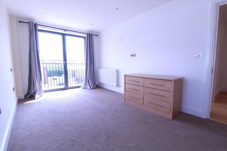 2 bedroom flat to rent - Photo 4