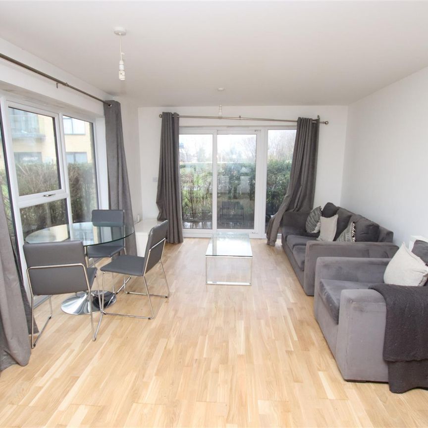 2 bedroom Apartment to let - Photo 1