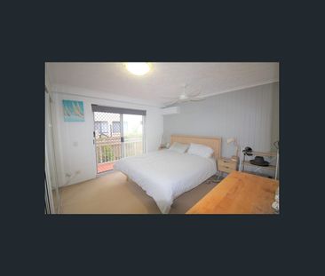 Chevron Island Lifestyle - 2 Bedroom Unit with Pool Access - Photo 5