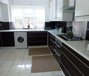 3 bedroom bungalow to rent Mallory Road, Hove, BN3 - Photo 3