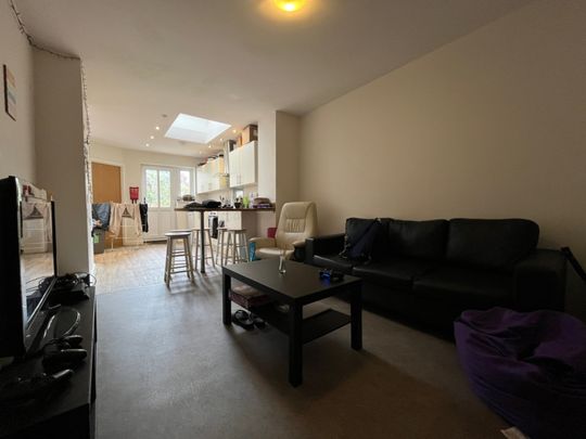 Thesiger Street, Cathays - Photo 1