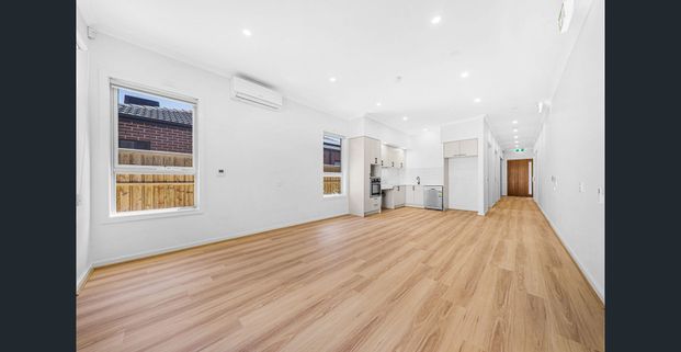 Brand-New 4-Bedroom Home for Rent in Ellarook Estate, Truganina! - Photo 1