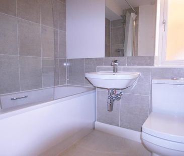 3 bedroom townhouse to rent - Photo 2