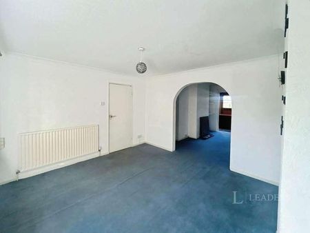 Cotswold Gardens, Luton, Bedfordshire, LU3 - Photo 3