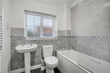 3 bedroom terraced house to rent - Photo 2