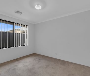 4 Bedroom Family home in Baldivis - Photo 5