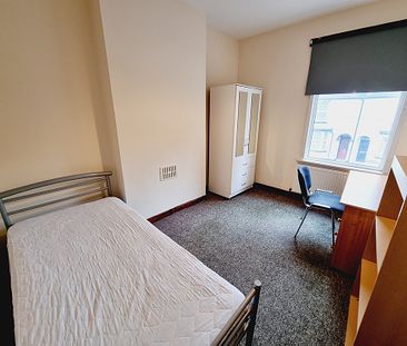 5 Bed Student Accommodation - Photo 3