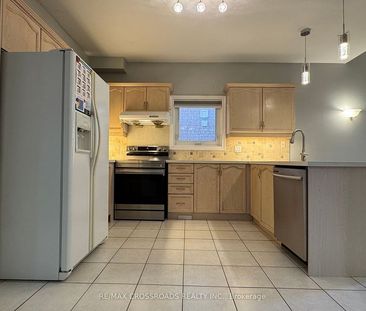 For Lease - 55 Ballymore Drive, Aurora, Ontario - Photo 5