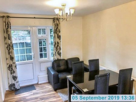 4 bedroom terraced house to rent - Photo 4