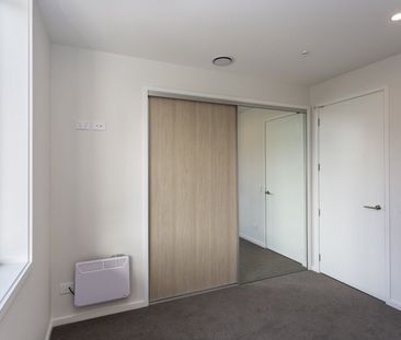 NEAR NEW spacious 2 bedroom townhouse in the city! - Photo 6