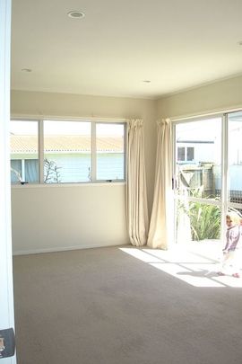 Charming 2BR Home w/ Garden & Deck! - Photo 1